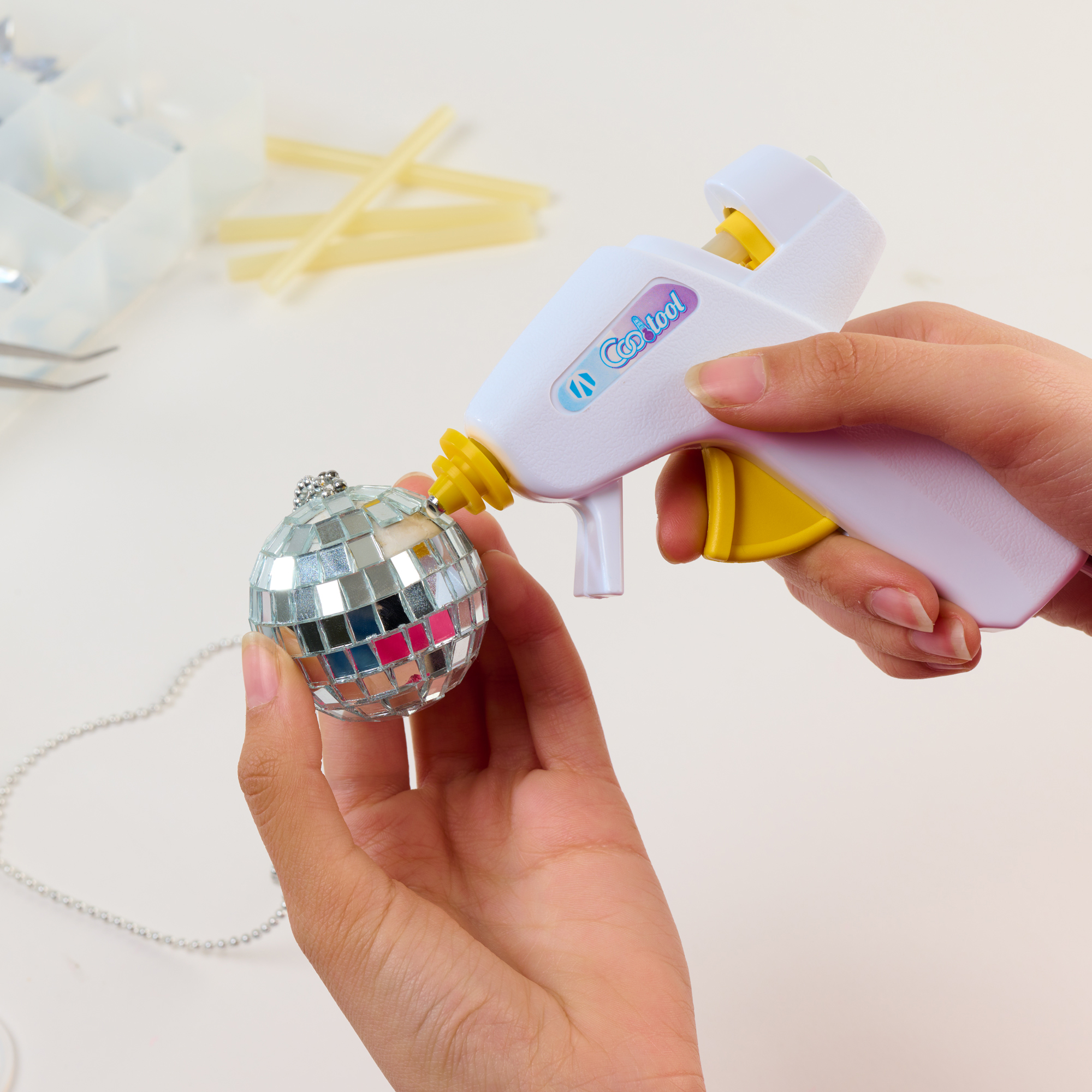 AdTech Cool Tool Super Low Temp Mini Glue Gun