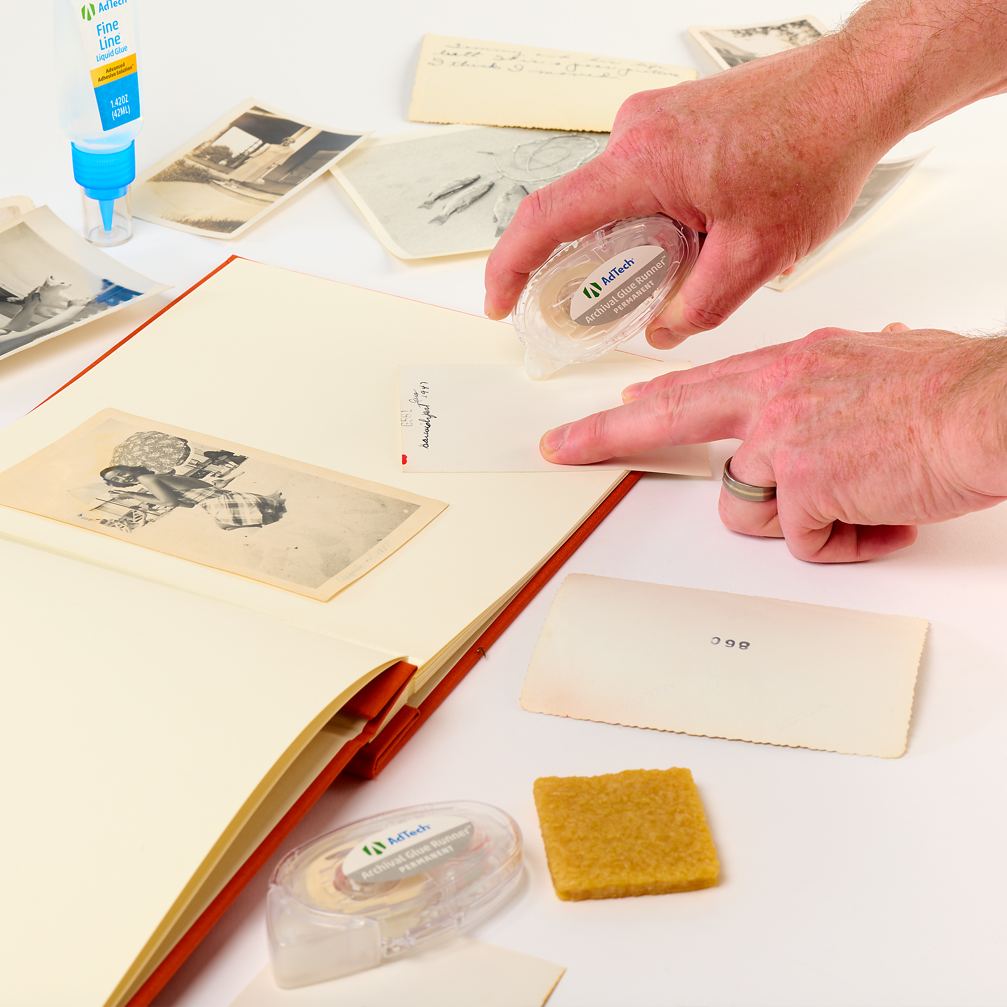 Archival Glue Runner—Permanent (#05693) - Adhesive Technologies